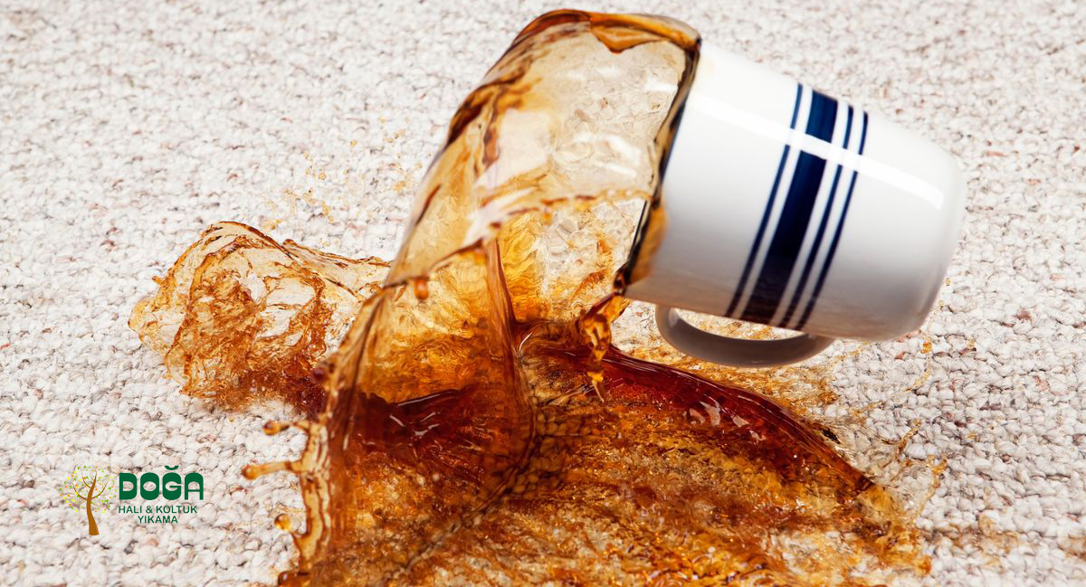 Halıya Dökülen Çay Lekesi Nasıl Çıkar?